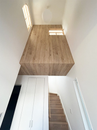 inώʐ^j
ŊJӂ錺ցBƂԂɁAؖڂ̃ANZgNX݂Ə㎿vXBKl₳}A邭LXƂGgXłB