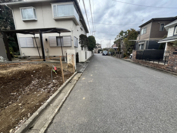 ���n�ʐ^�@2026�N2���B�e
�O�ʓ��H�E�X����
�ՐÂȏZ��n