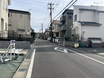 ���n�O�ʓ��H�E�X����